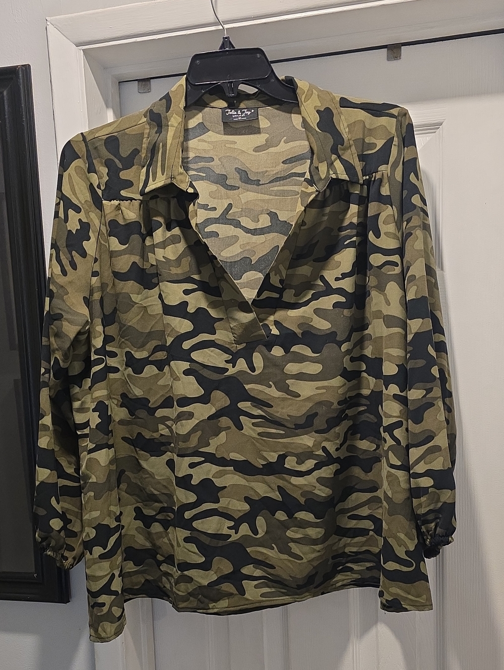 Women's Camouflage V-Neck - Olive Green